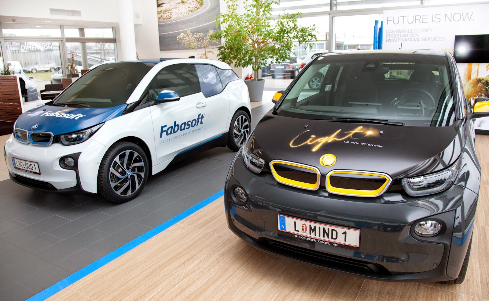 BMW i3 на парковке